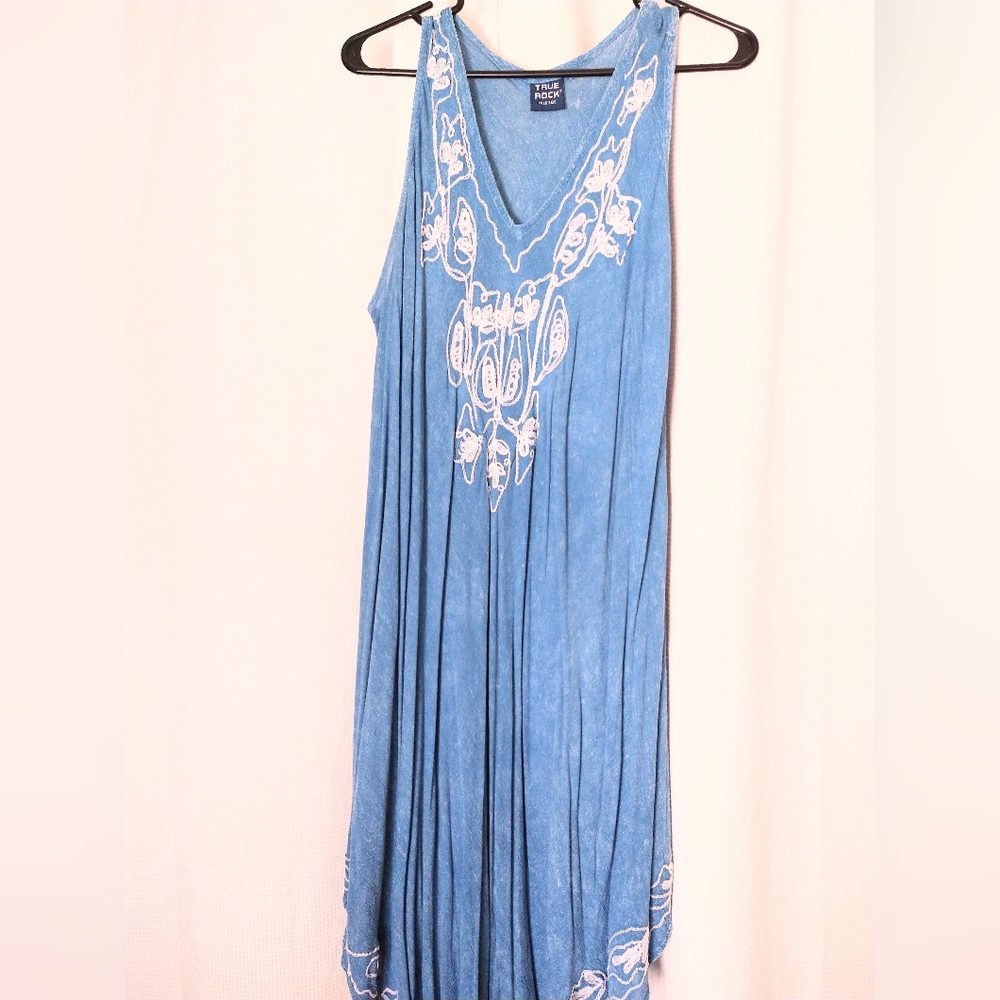 True Rock Flowy summer boho acid wash denim look embroidered midi dress OS (mc)